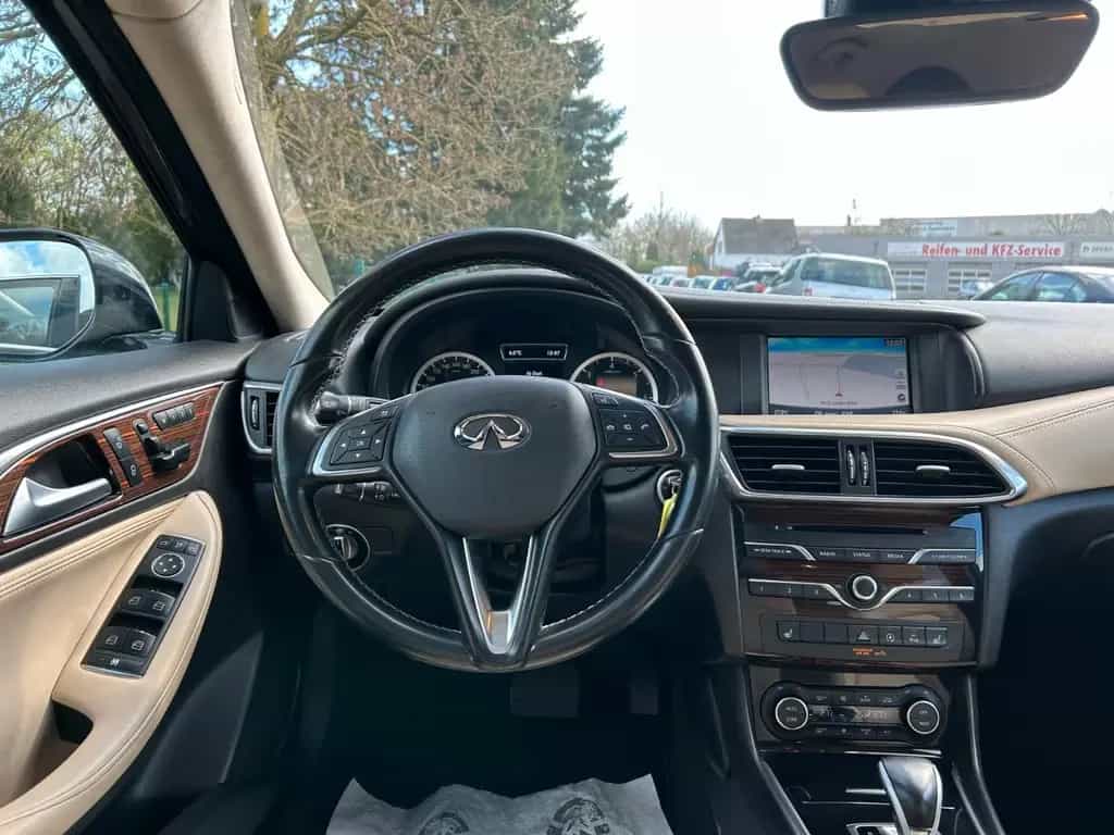 Infiniti Q30 2.2d Premium Navi Kamera Leder Memory 08/2019-photo-15