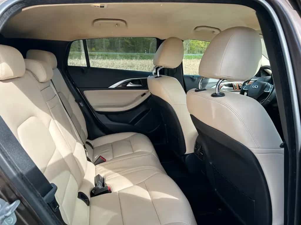 Infiniti Q30 2.2d Premium Navi Kamera Leder Memory 08/2019-photo-17