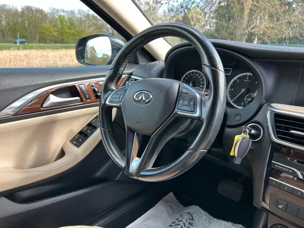 Infiniti Q30 2.2d Premium Navi Kamera Leder Memory 08/2019-photo-21