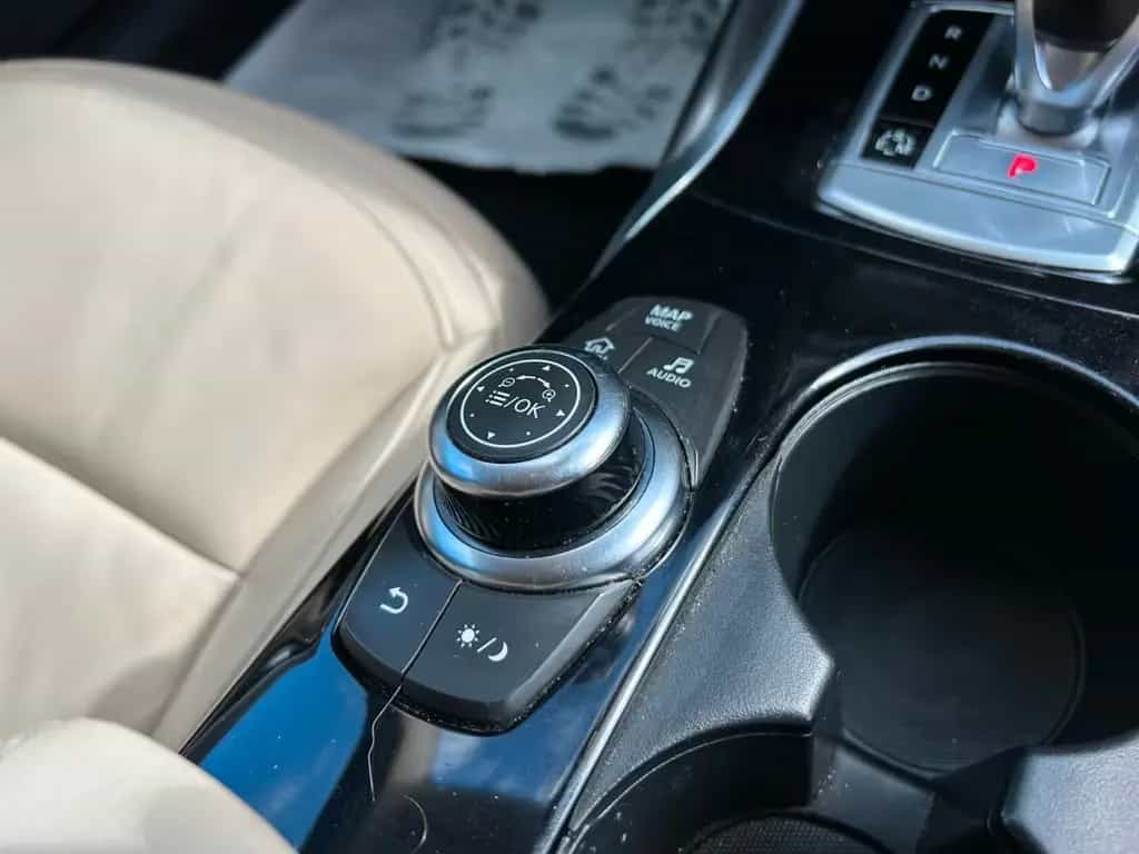 Infiniti Q30 2.2d Premium Navi Kamera Leder Memory 08/2019-photo-24