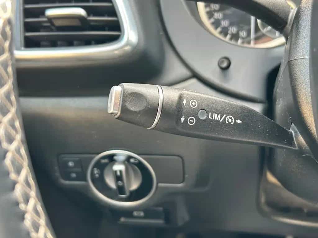 Infiniti Q30 2.2d Premium Navi Kamera Leder Memory 08/2019-photo-32