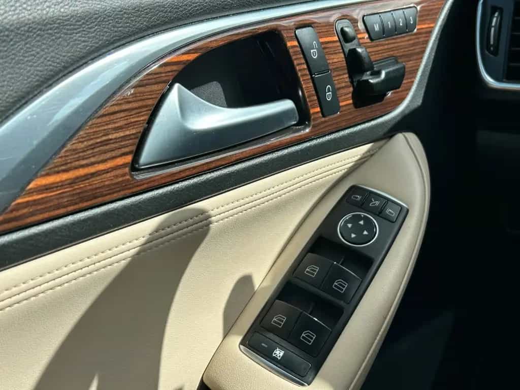 Infiniti Q30 2.2d Premium Navi Kamera Leder Memory 08/2019-photo-33