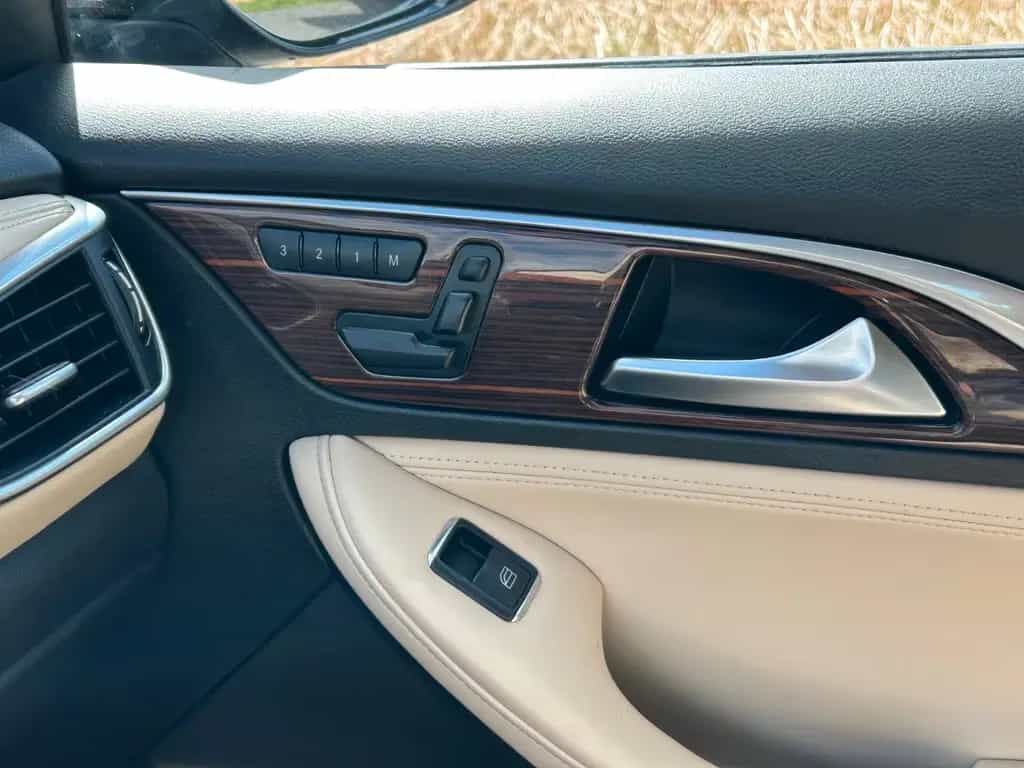 Infiniti Q30 2.2d Premium Navi Kamera Leder Memory 08/2019-photo-34