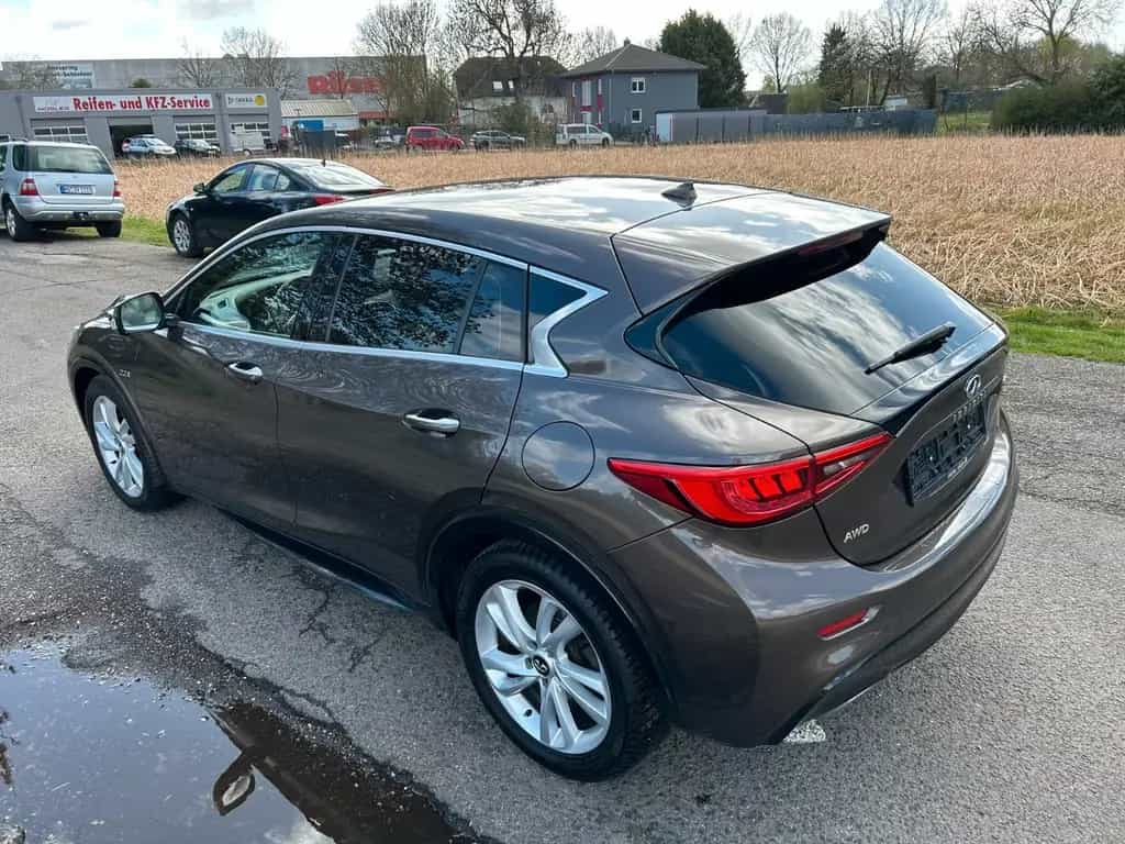 Infiniti Q30 2.2d Premium Navi Kamera Leder Memory 08/2019-photo-39