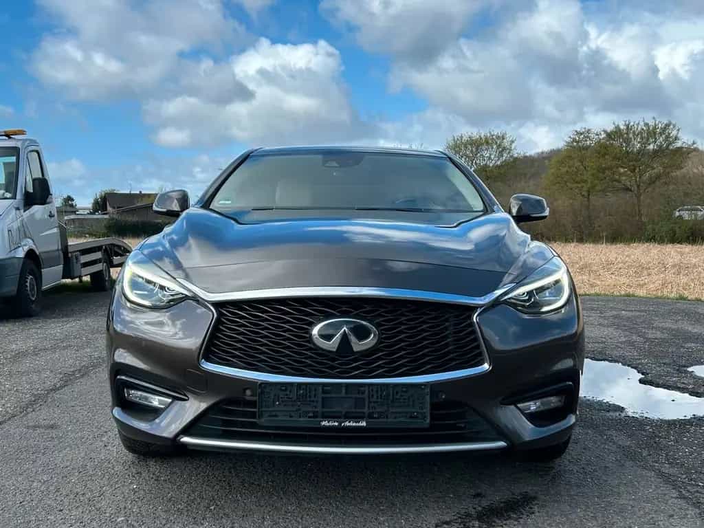 Infiniti Q30 2.2d Premium Navi Kamera Leder Memory 08/2019-photo-7