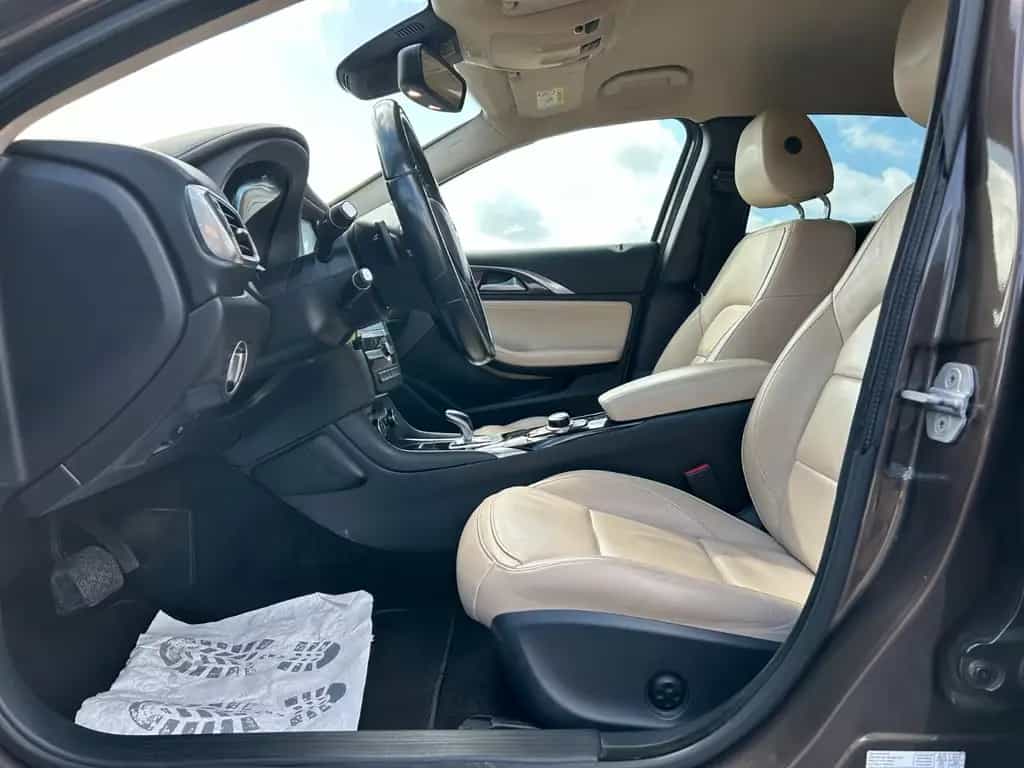 Infiniti Q30 2.2d Premium Navi Kamera Leder Memory 08/2019-photo-9