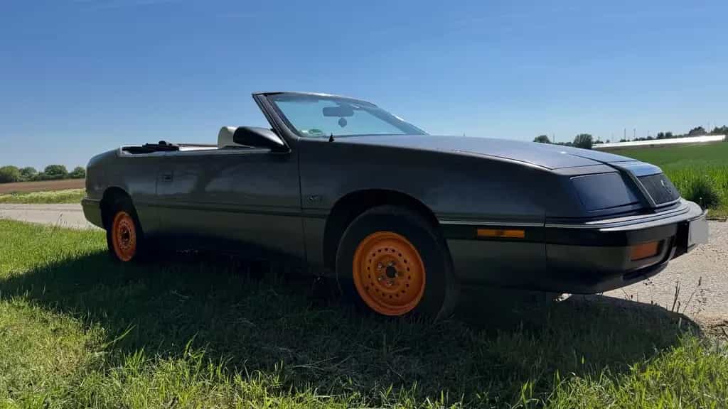 Chrysler Le Baron 07/1991-photo-12