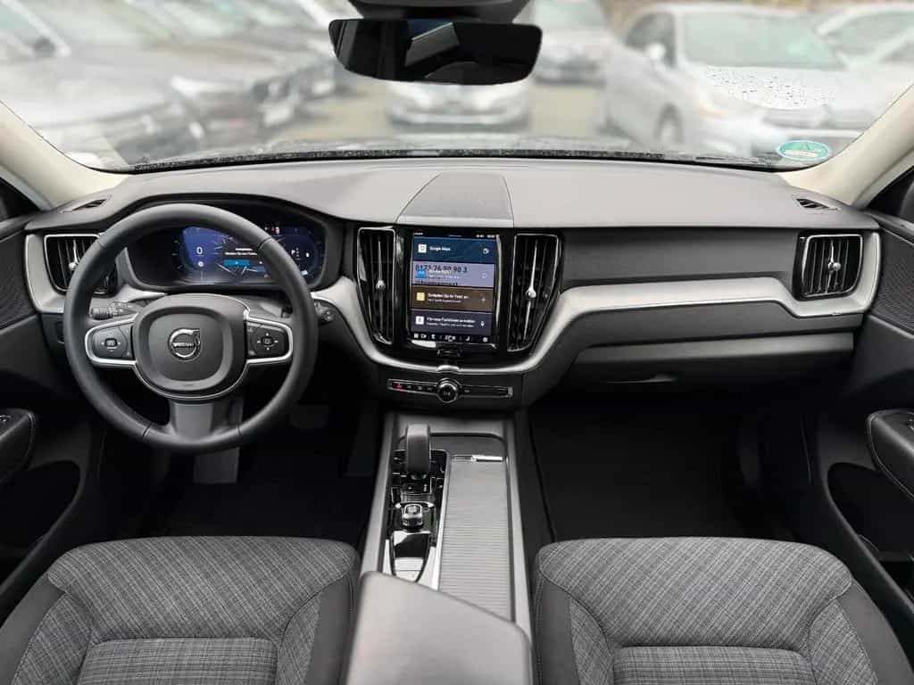 Volvo XC60 B4 Core 2WD LED*KEYLESS*ACC*BLIS 02/2023-photo-10