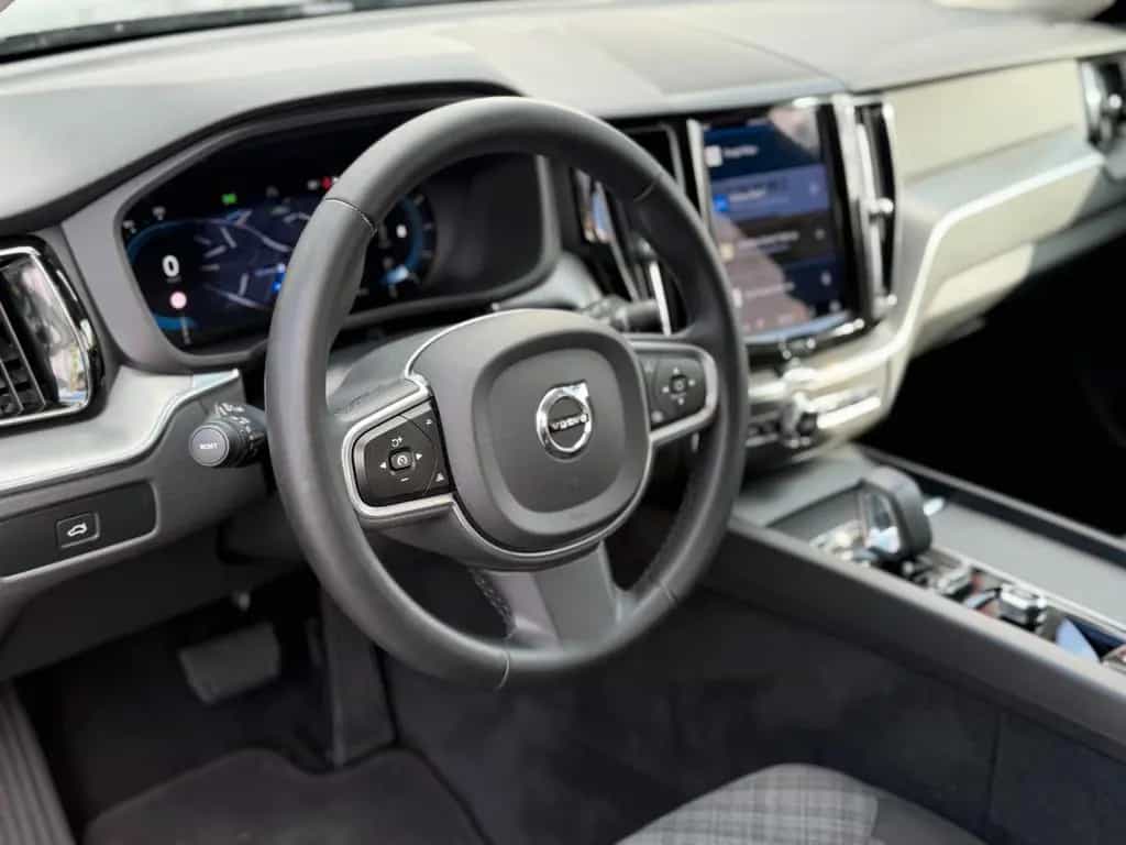 Volvo XC60 B4 Core 2WD LED*KEYLESS*ACC*BLIS 02/2023-photo-11