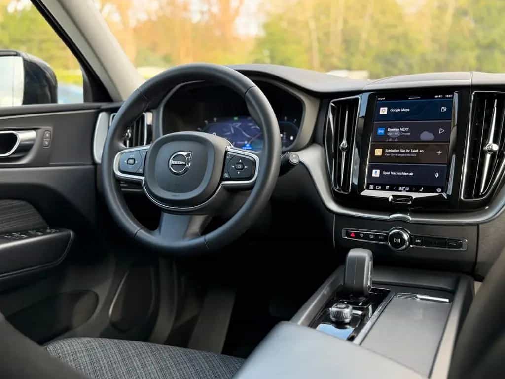 Volvo XC60 B4 Core 2WD LED*KEYLESS*ACC*BLIS 02/2023-photo-12