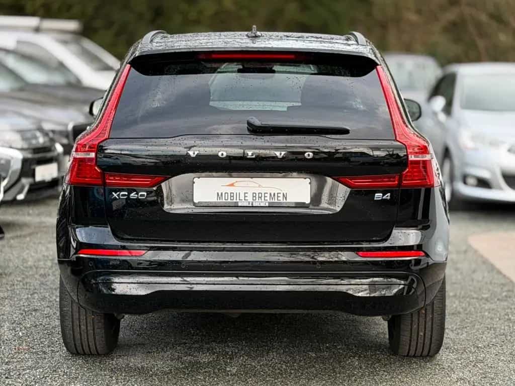Volvo XC60 B4 Core 2WD LED*KEYLESS*ACC*BLIS 02/2023-photo-3