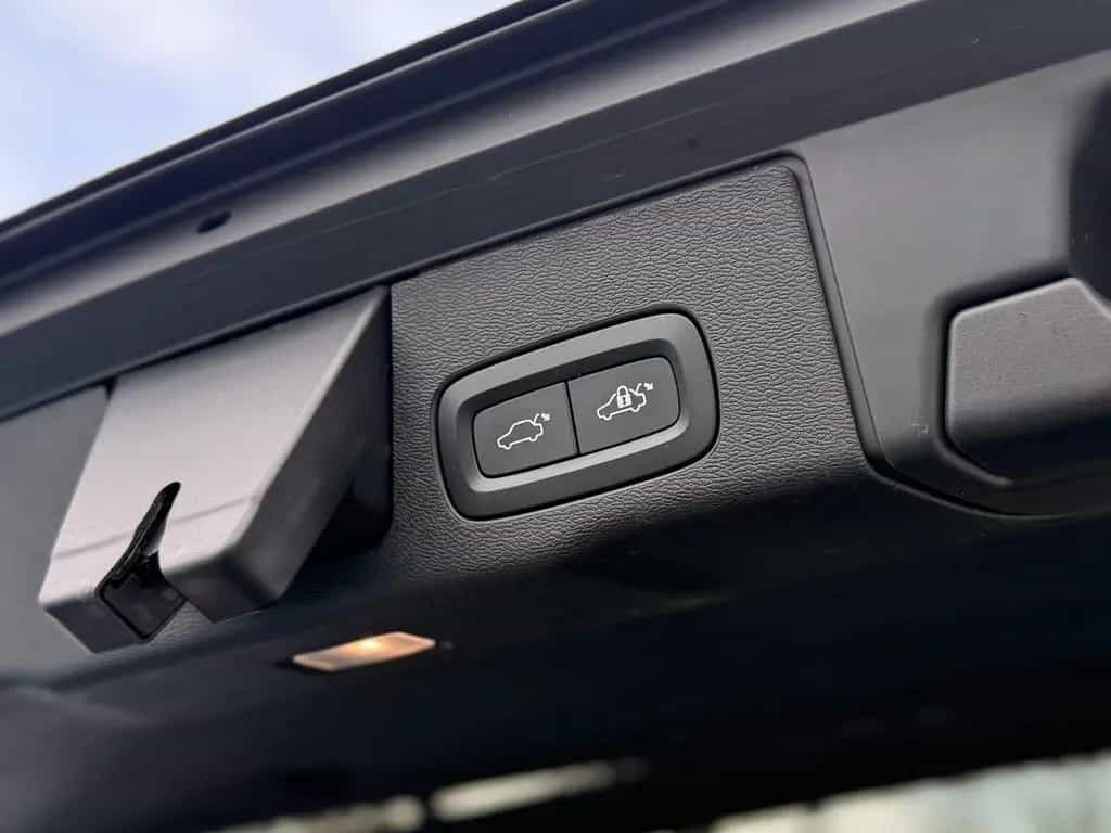 Volvo XC60 B4 Core 2WD LED*KEYLESS*ACC*BLIS 02/2023-photo-5