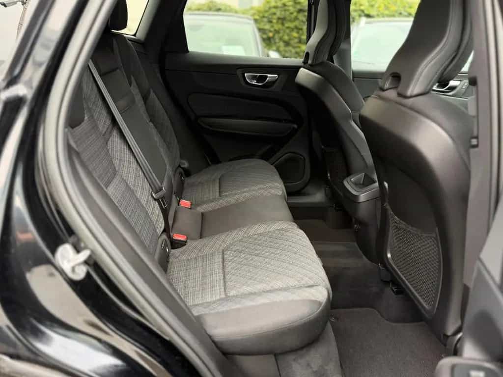 Volvo XC60 B4 Core 2WD LED*KEYLESS*ACC*BLIS 02/2023-photo-8