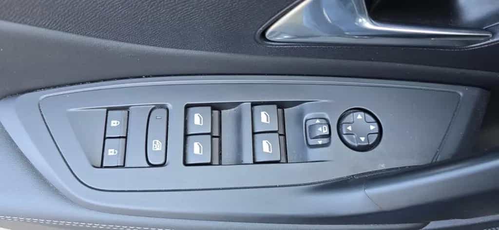 Peugeot 408 Allure Pack 130 EAT8*LHZ*SHZ*360°*Navi*LED* 03/2023-photo-25