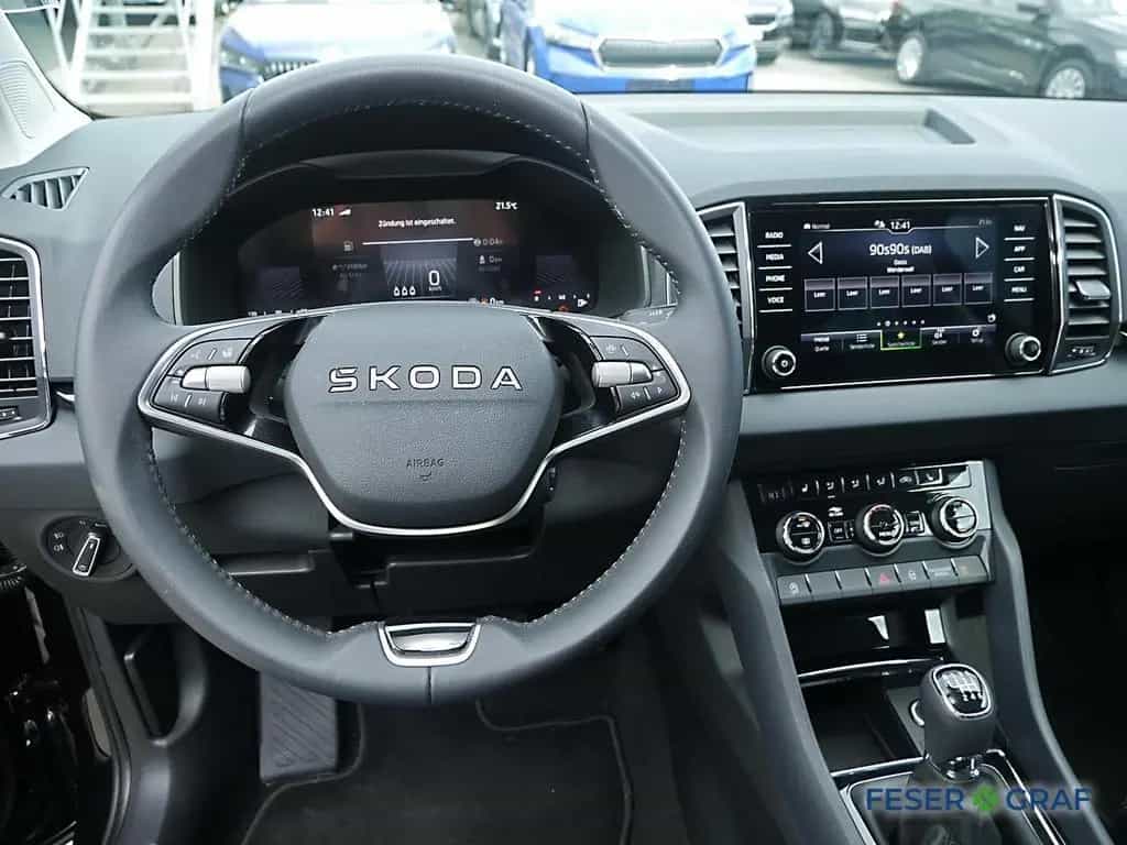 Skoda Karoq 1.5 TSI Selection Alu 17" Smart Link Sitzh 08/2025-photo-3