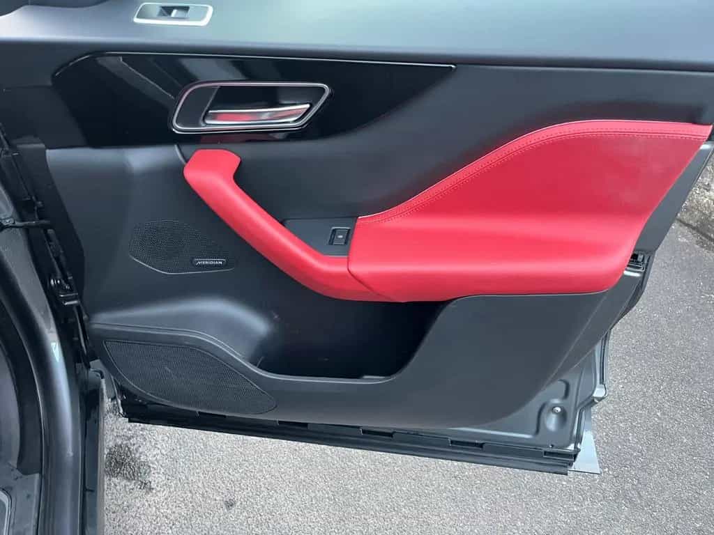 Jaguar F-Pace R-Sport AWD/Leder/Pano/Cam/Navi/Ahk/Xenon 05/2018-photo-13