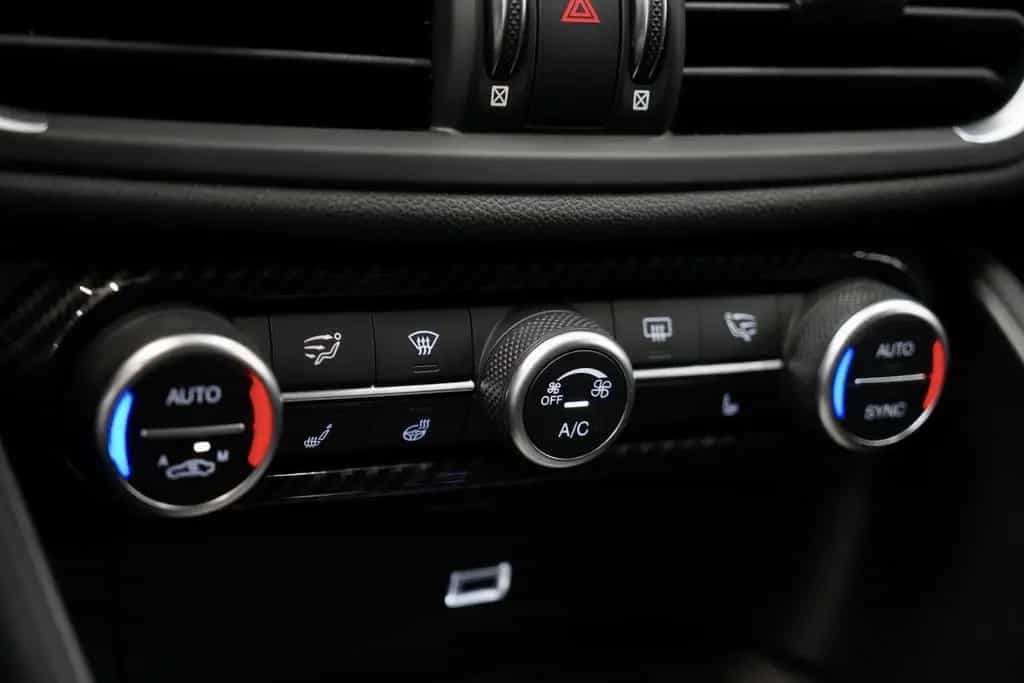 Alfa Romeo Giulia Veloce Q4 Lusso *2.HD *H&K *Bi-Xenon *19 07/2019-photo-25