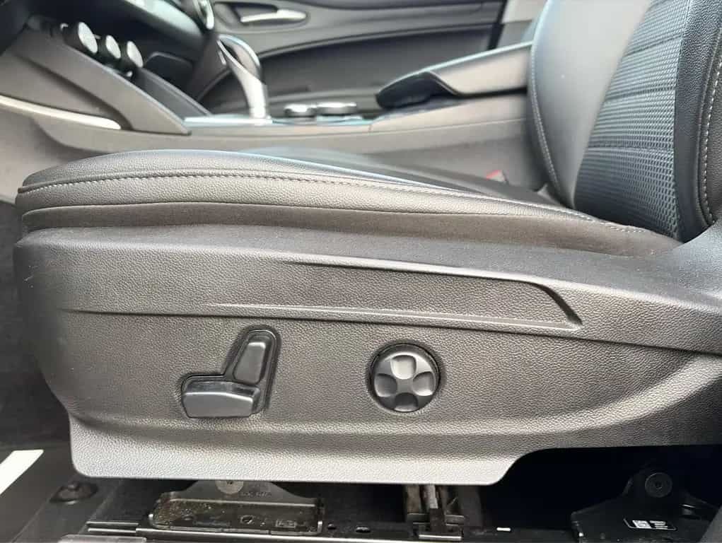 Alfa Romeo Stelvio Super Q4*Bi-Xenon*Leder*Sound Theatre 02/2019-photo-14