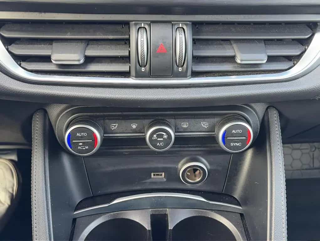 Alfa Romeo Stelvio Super Q4*Bi-Xenon*Leder*Sound Theatre 02/2019-photo-17