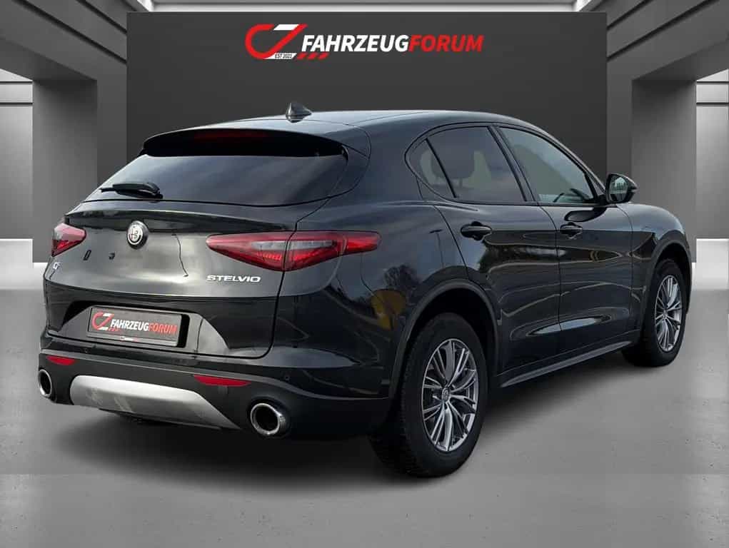 Alfa Romeo Stelvio Super Q4*Bi-Xenon*Leder*Sound Theatre 02/2019-photo-2