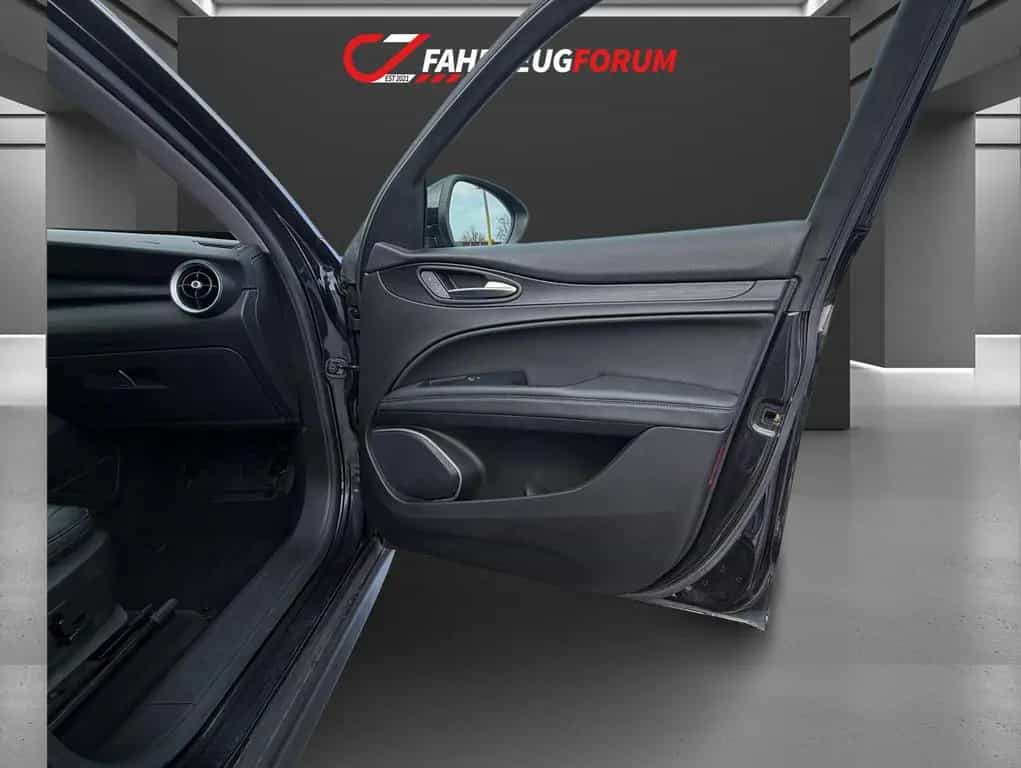 Alfa Romeo Stelvio Super Q4*Bi-Xenon*Leder*Sound Theatre 02/2019-photo-28