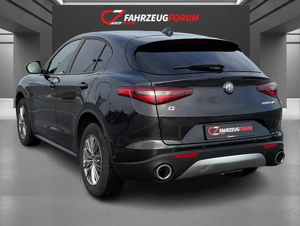 Alfa Romeo Stelvio Super Q4*Bi-Xenon*Leder*Sound Theatre 02/2019-photo-3