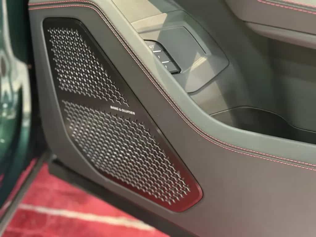 Lamborghini Urus S*PANO*B&O*KERAMIK*23Zoll 01/2025-photo-16