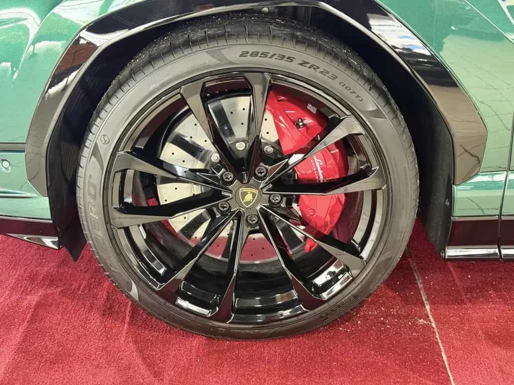 Lamborghini Urus S*PANO*B&O*KERAMIK*23Zoll 01/2025-photo-19