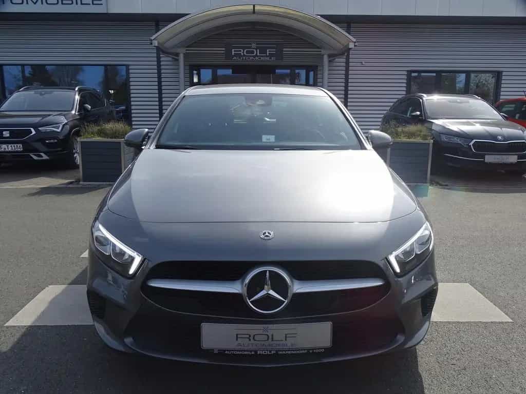 Mercedes-Benz A-Class 180 PROGRESSIVE*NAVI*MBUX*LED*SHZG*TEL*TEMPO* 04/2019-photo-1