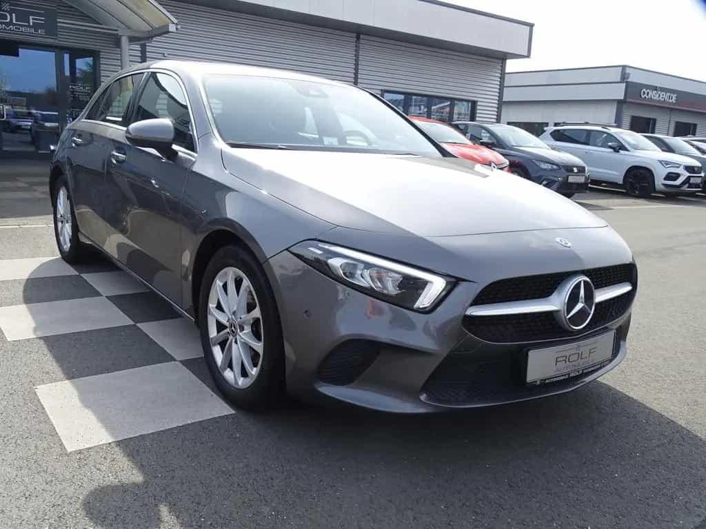 Mercedes-Benz A-Class 180 PROGRESSIVE*NAVI*MBUX*LED*SHZG*TEL*TEMPO* 04/2019-photo-2
