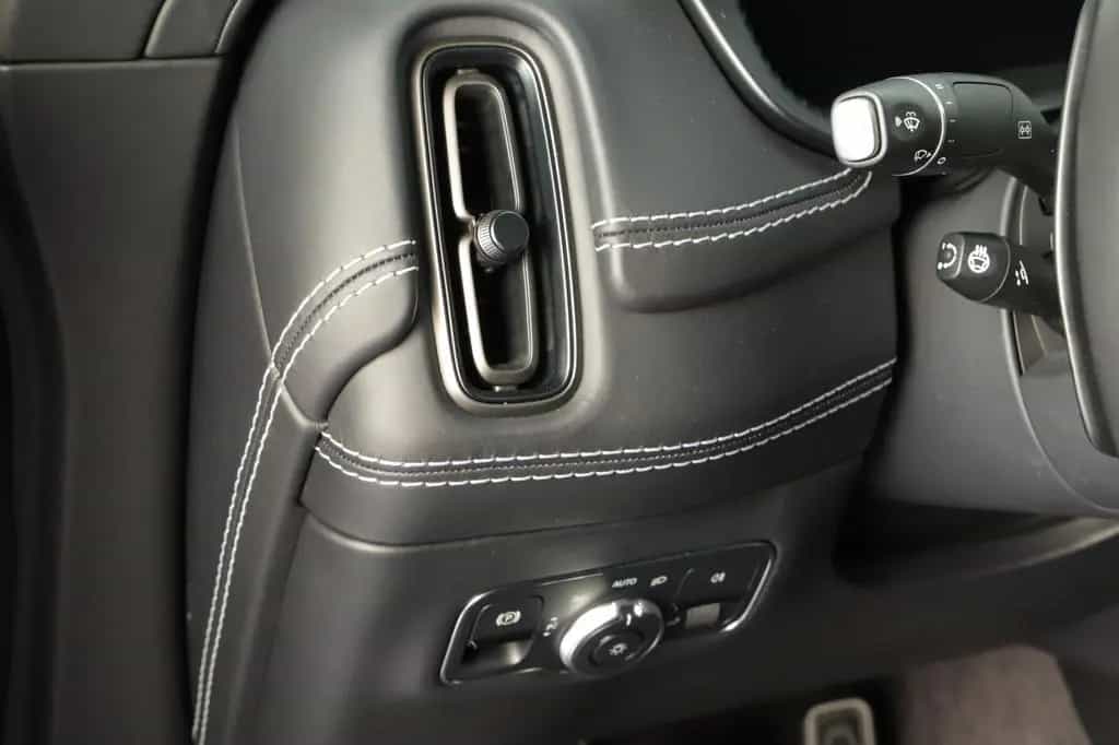 Aston Martin DBX V8 707 1.Hand GARANTIE-AM 03/2023-photo-7