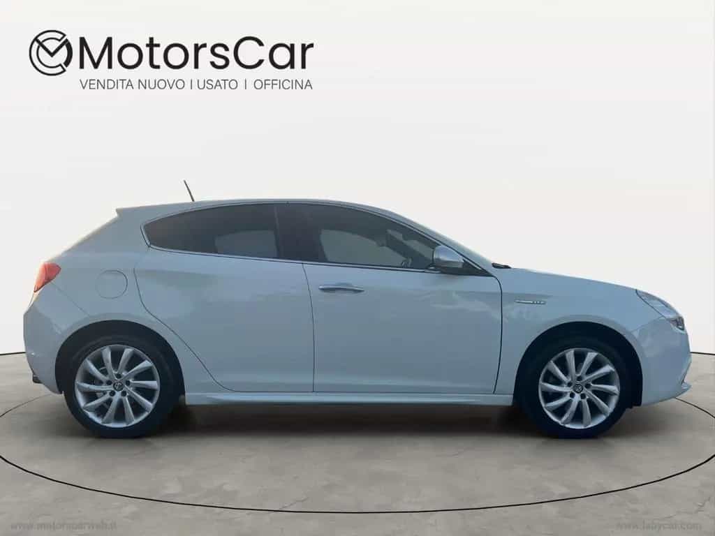 Alfa Romeo Giulietta ROMEO Giulietta 2.0 JTDm-2 140 CV Distincti 02/2011-photo-6