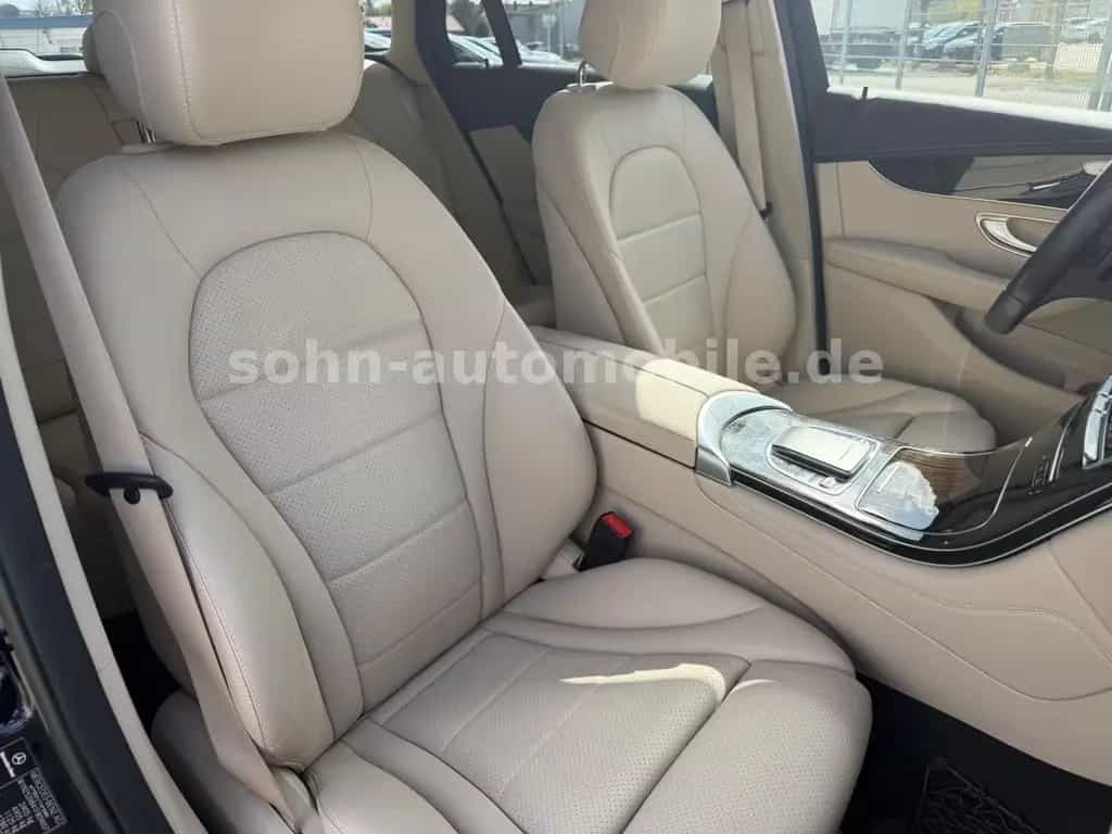 Mercedes-Benz GLC-Class 300 4M AMG-Line+MANUFAKTUR/1.Hand/Multib/RFK 03/2020-photo-19
