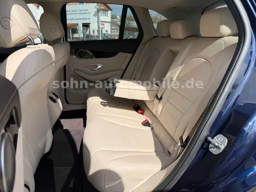 Mercedes-Benz GLC-Class 300 4M AMG-Line+MANUFAKTUR/1.Hand/Multib/RFK 03/2020-photo-23