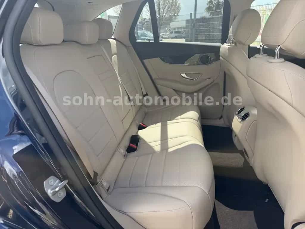 Mercedes-Benz GLC-Class 300 4M AMG-Line+MANUFAKTUR/1.Hand/Multib/RFK 03/2020-photo-24