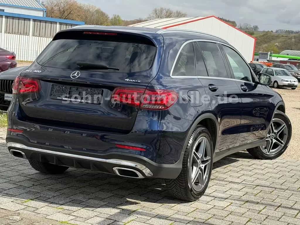 Mercedes-Benz GLC-Class 300 4M AMG-Line+MANUFAKTUR/1.Hand/Multib/RFK 03/2020-photo-3