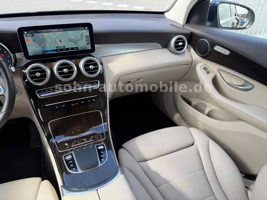 Mercedes-Benz GLC-Class 300 4M AMG-Line+MANUFAKTUR/1.Hand/Multib/RFK 03/2020-photo-32