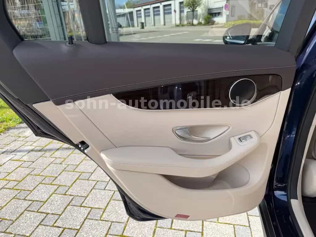 Mercedes-Benz GLC-Class 300 4M AMG-Line+MANUFAKTUR/1.Hand/Multib/RFK 03/2020-photo-35
