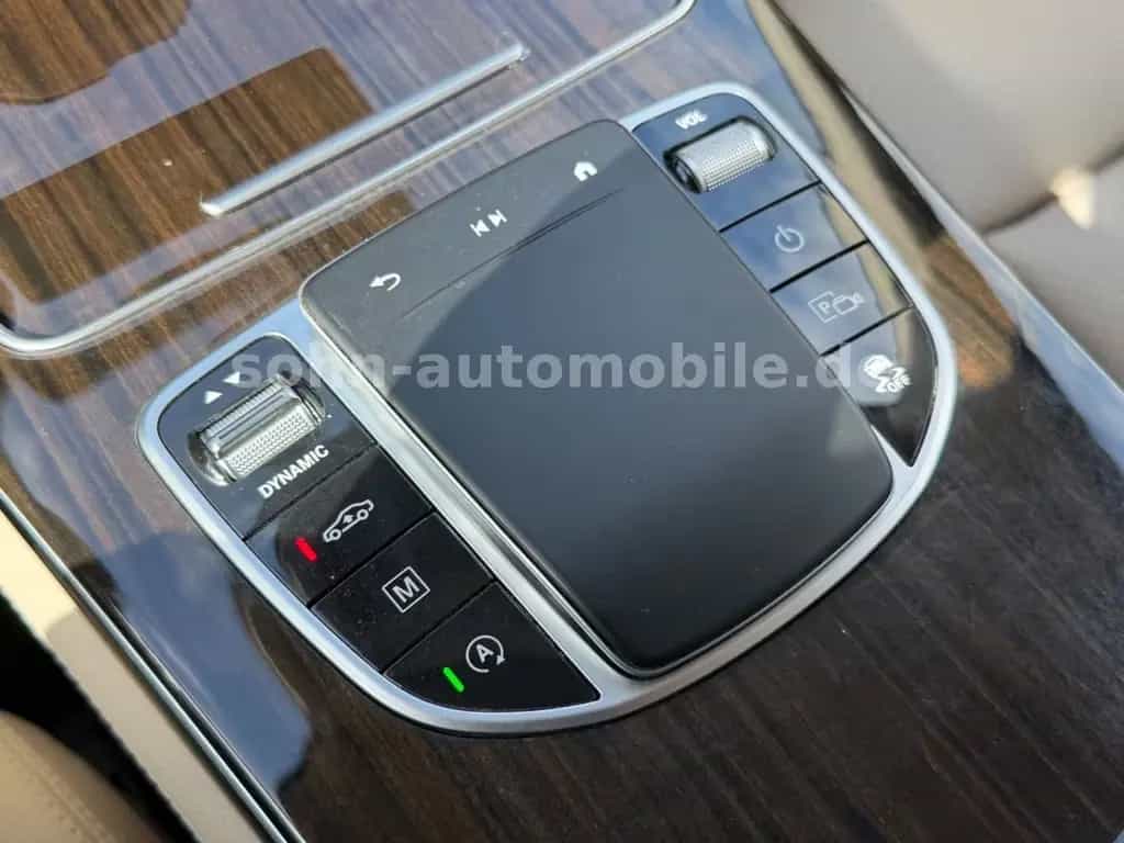 Mercedes-Benz GLC-Class 300 4M AMG-Line+MANUFAKTUR/1.Hand/Multib/RFK 03/2020-photo-41