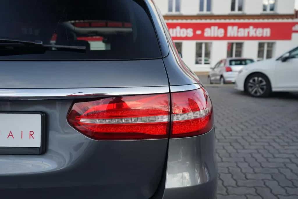 Mercedes-Benz E-Class T-Modell Avantgarde LED Navi 360° Panorama 03/2017-photo-36