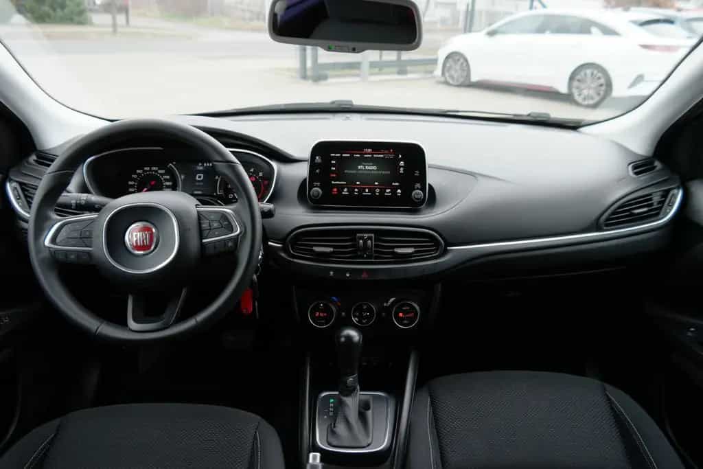 Fiat Tipo Kombi 1.6 E-torQ Lounge Navi Sitzheizung 04/2017-photo-11