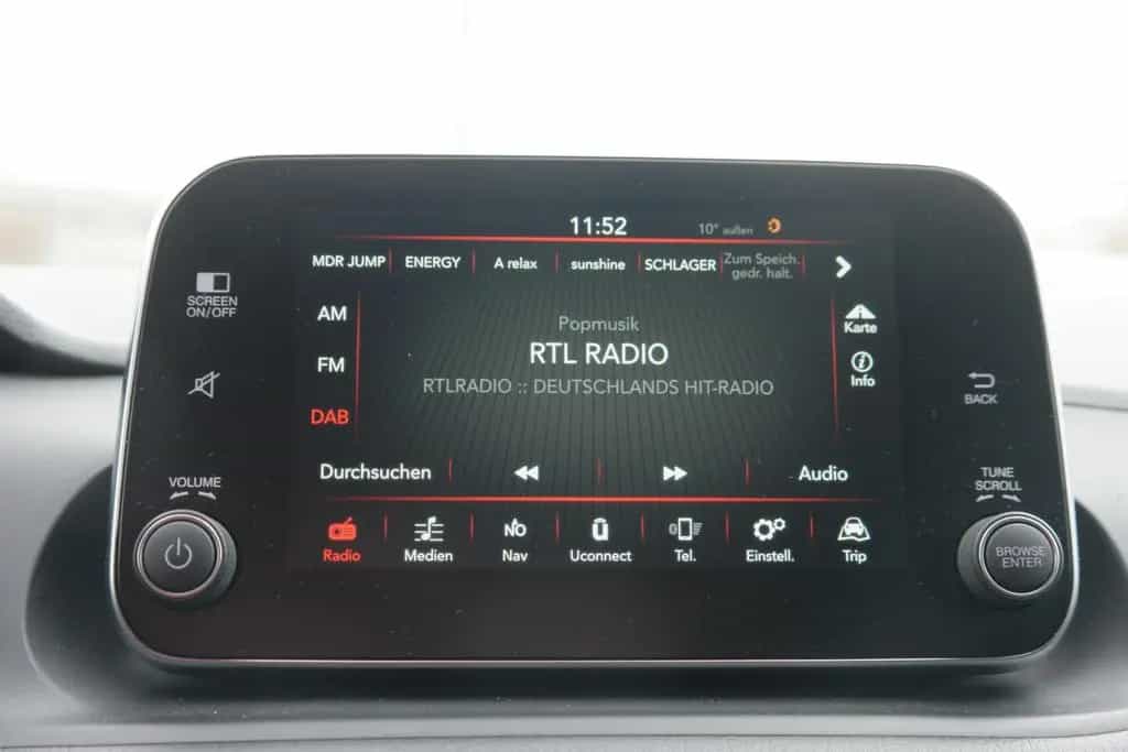 Fiat Tipo Kombi 1.6 E-torQ Lounge Navi Sitzheizung 04/2017-photo-14