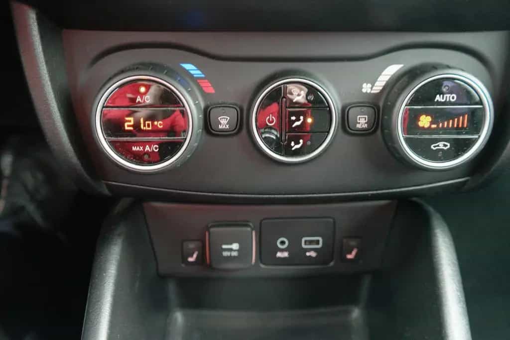 Fiat Tipo Kombi 1.6 E-torQ Lounge Navi Sitzheizung 04/2017-photo-17