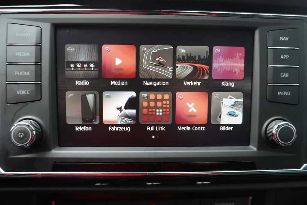 Seat Ateca 1.5 TSI Navi LED Pano Kam el.HK Alu AAC 12/2019-photo-24