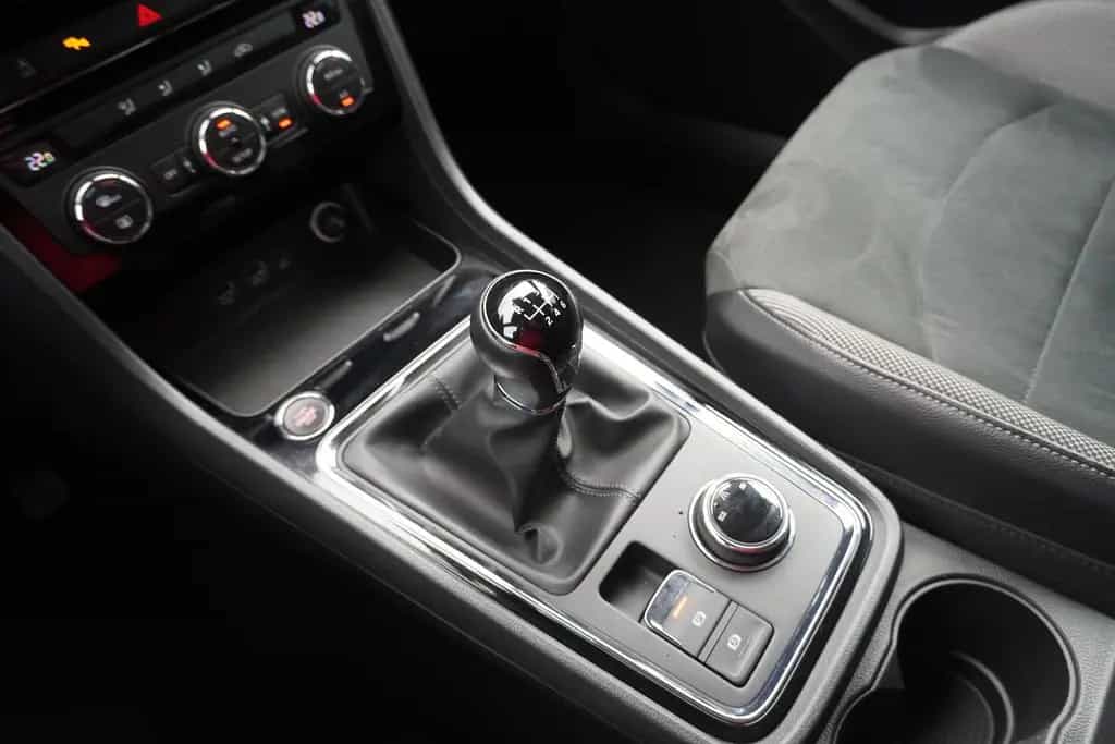 Seat Ateca 1.5 TSI Navi LED Pano Kam el.HK Alu AAC 12/2019-photo-27