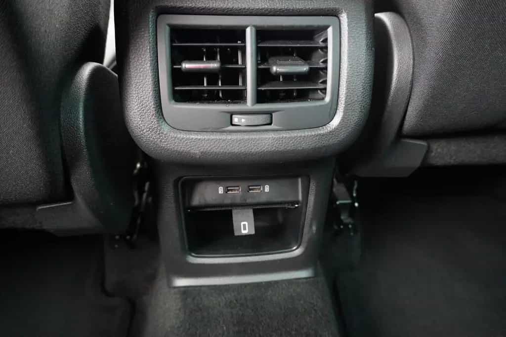 Seat Ateca 1.5 TSI Navi LED Pano Kam el.HK Alu AAC 12/2019-photo-30