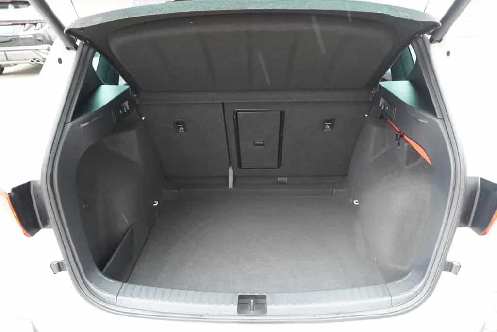 Seat Ateca 1.5 TSI Navi LED Pano Kam el.HK Alu AAC 12/2019-photo-32