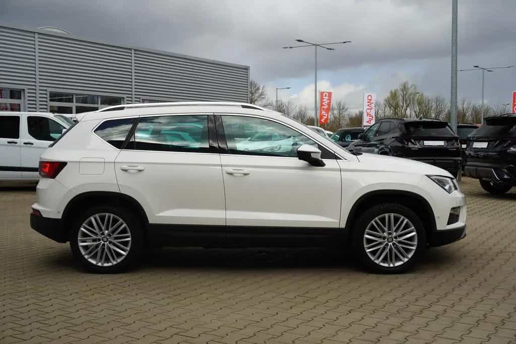 Seat Ateca 1.5 TSI Navi LED Pano Kam el.HK Alu AAC 12/2019-photo-4