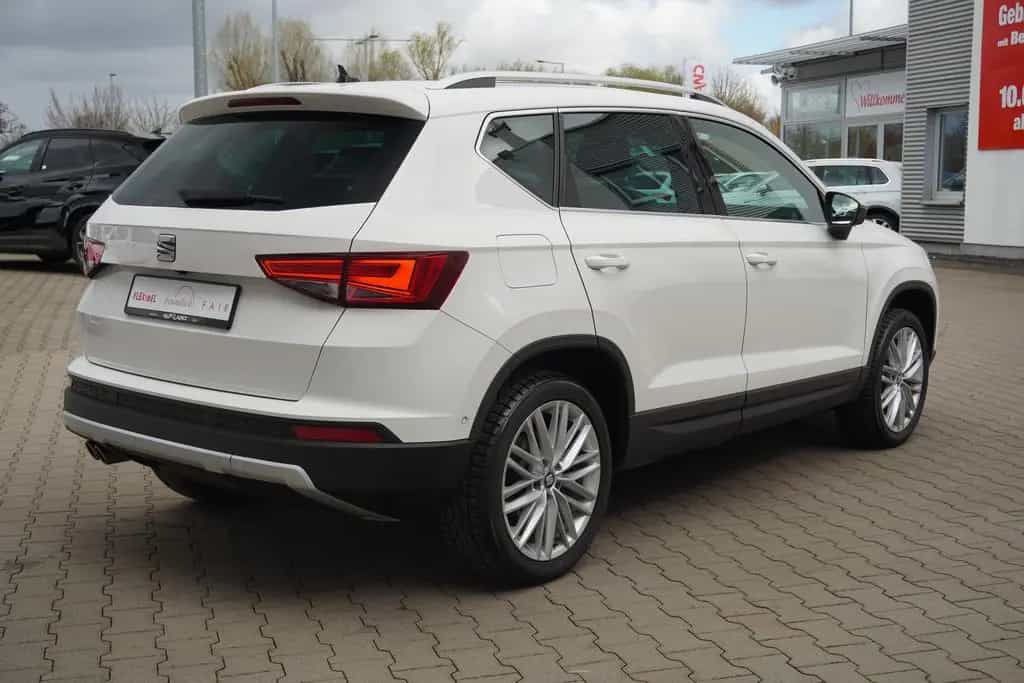 Seat Ateca 1.5 TSI Navi LED Pano Kam el.HK Alu AAC 12/2019-photo-5