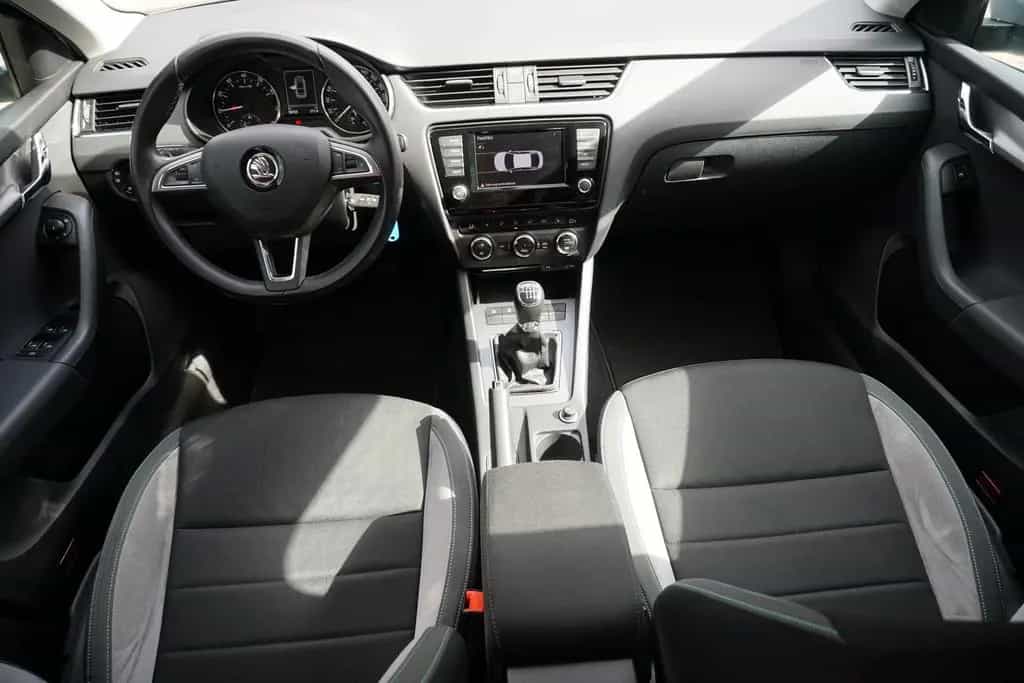Skoda Octavia 1.0 Joy Bi-Xenon Tempomat Sitzheizung 11/2017-photo-10